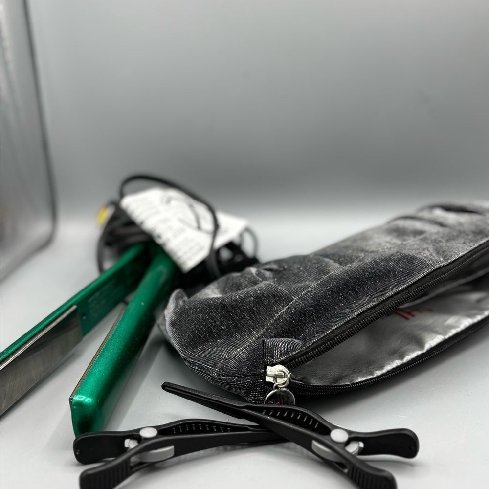 Chi Smart Hair Straightener with Black Pouch and 2 clips